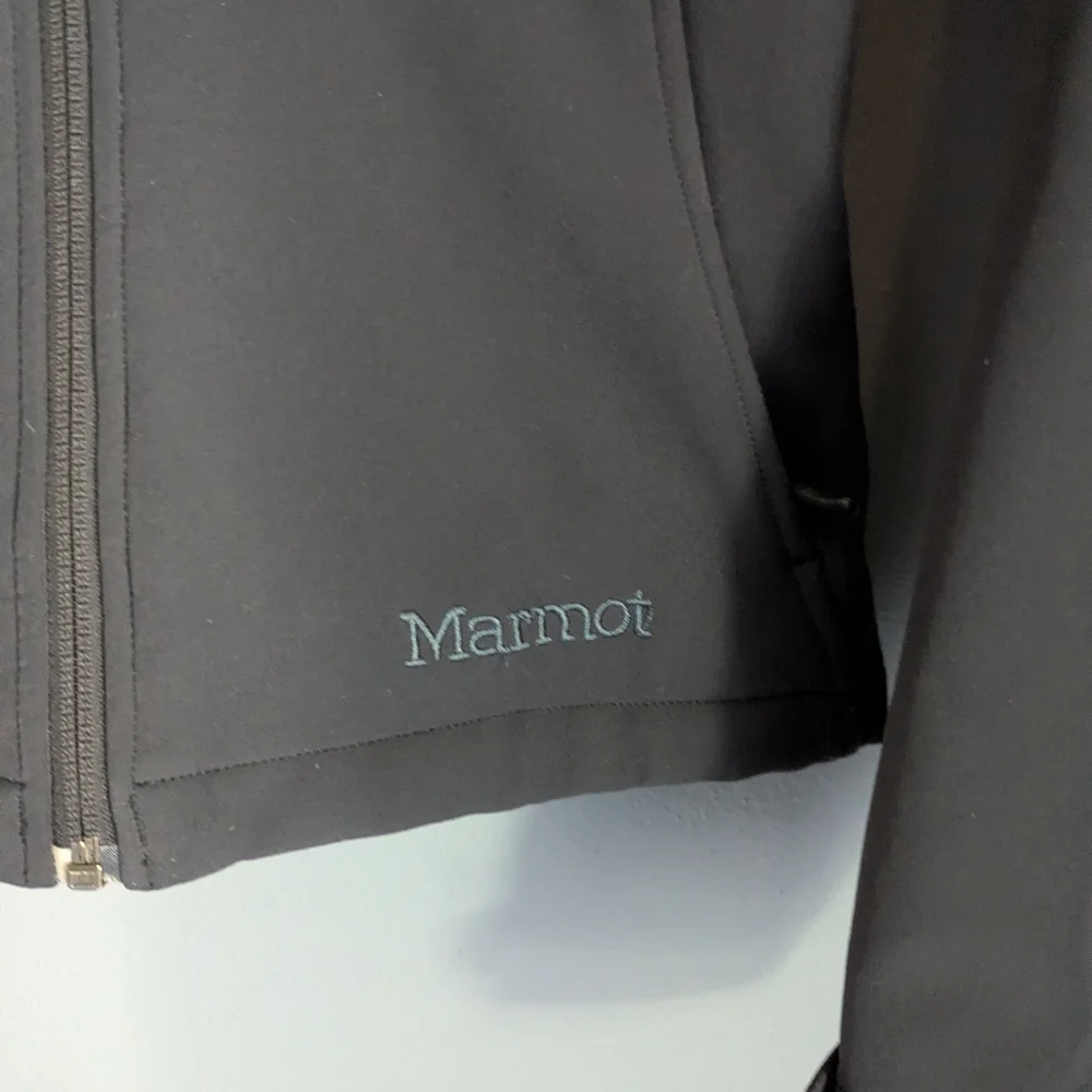 Marmot black jacket size small Motorola theme sleeve 17x31 x22